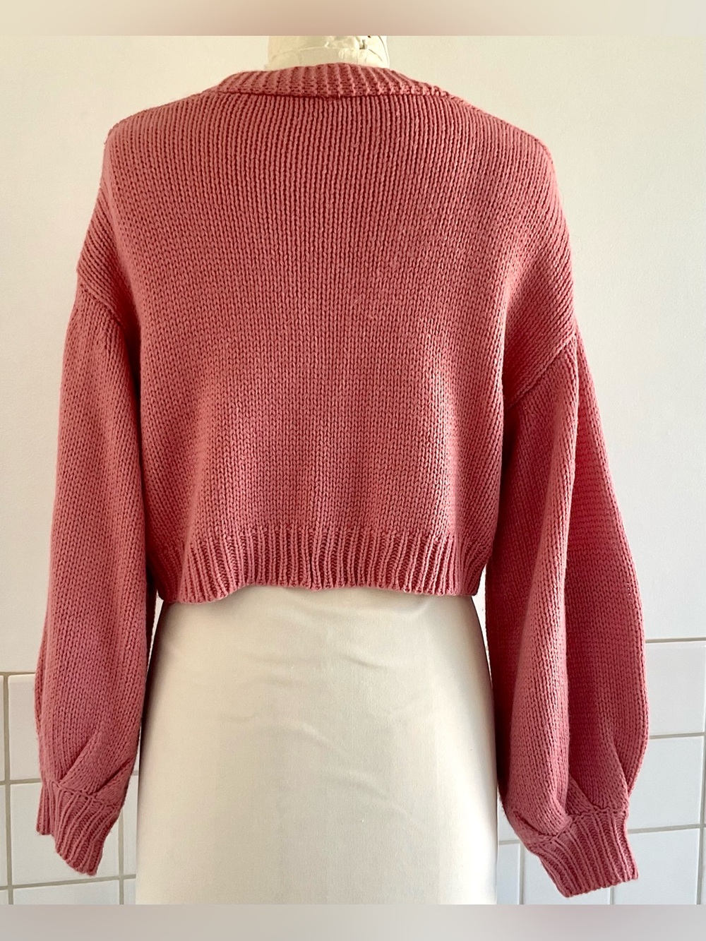 Chunky Dusty Rose Pink Crop Cardigan 3d Whimsical Daisy Appliqués Sz: L NWOT - Picture 3 of 8